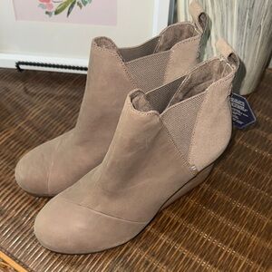 Toms Tan Ankle Booties with Elastic Panels
